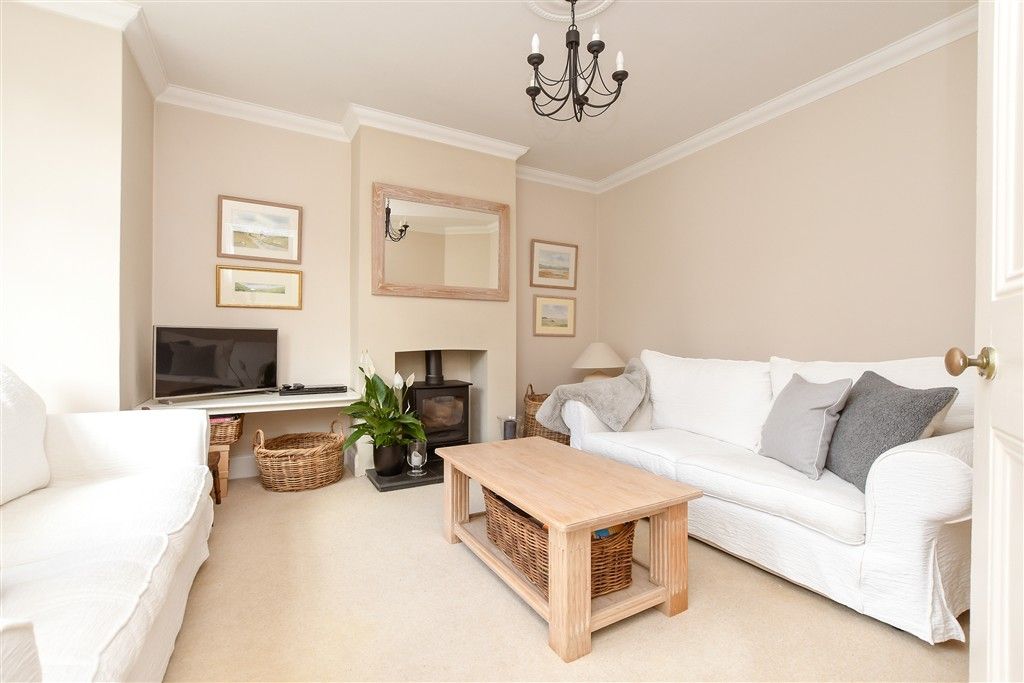 Property photo 3 of 14 Lounge