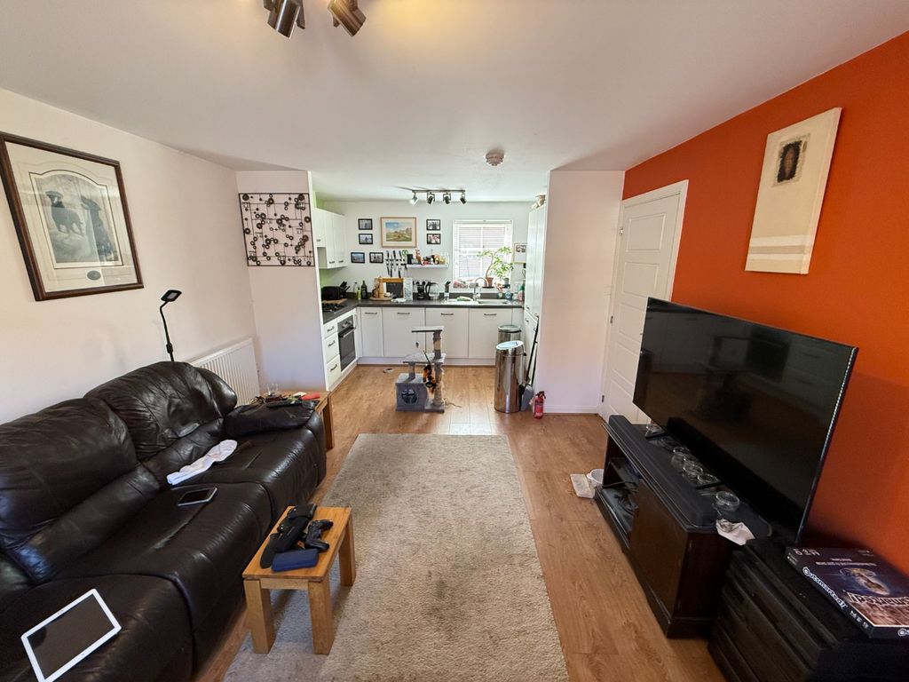 Property photo 2 of 8 5137652