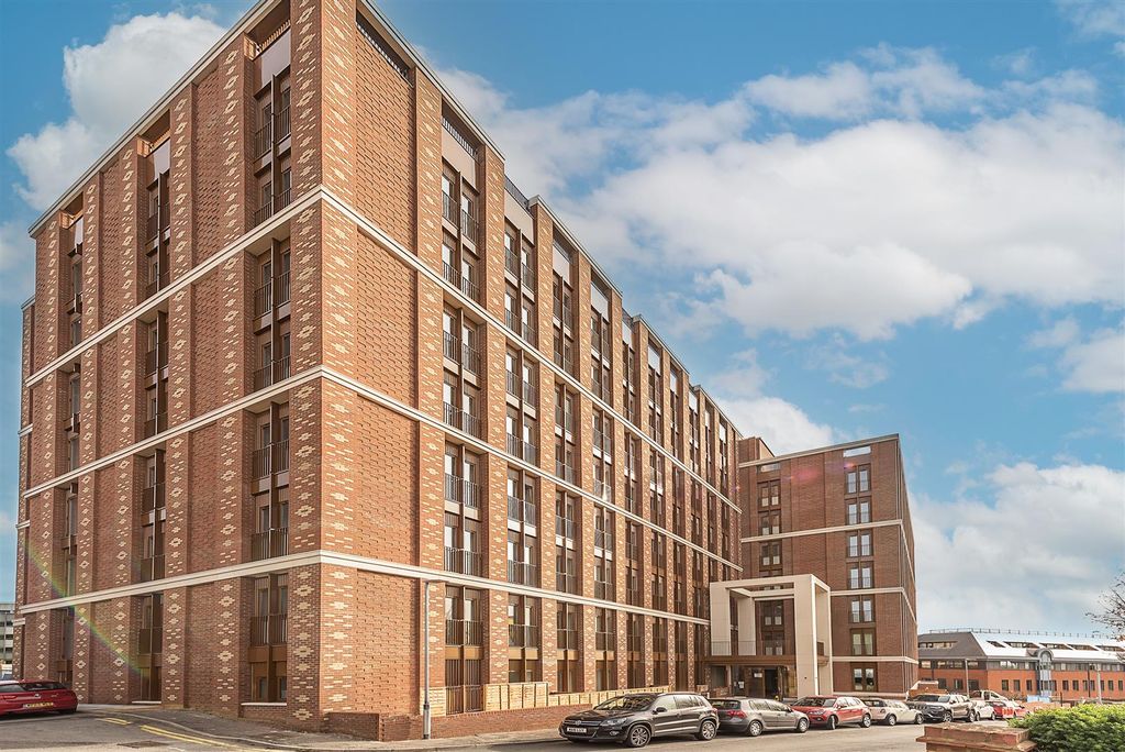 Property photo 1 of 17 109 Ziggurat House.Jpg