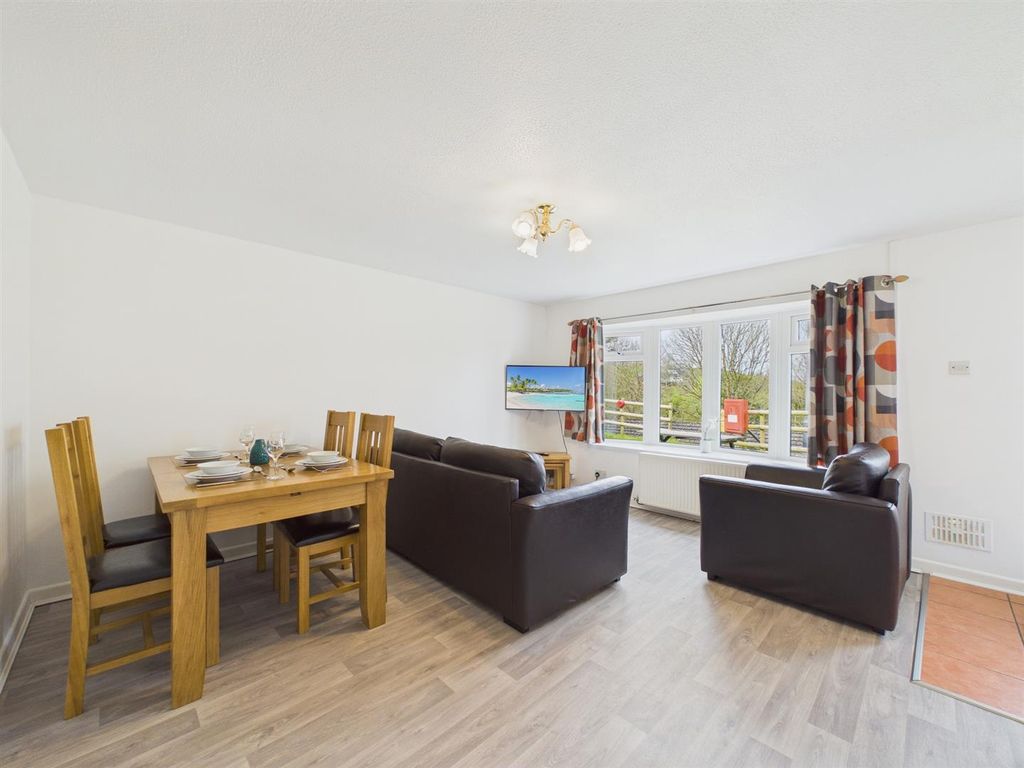 Property photo 2 of 11 Lounge/Diner