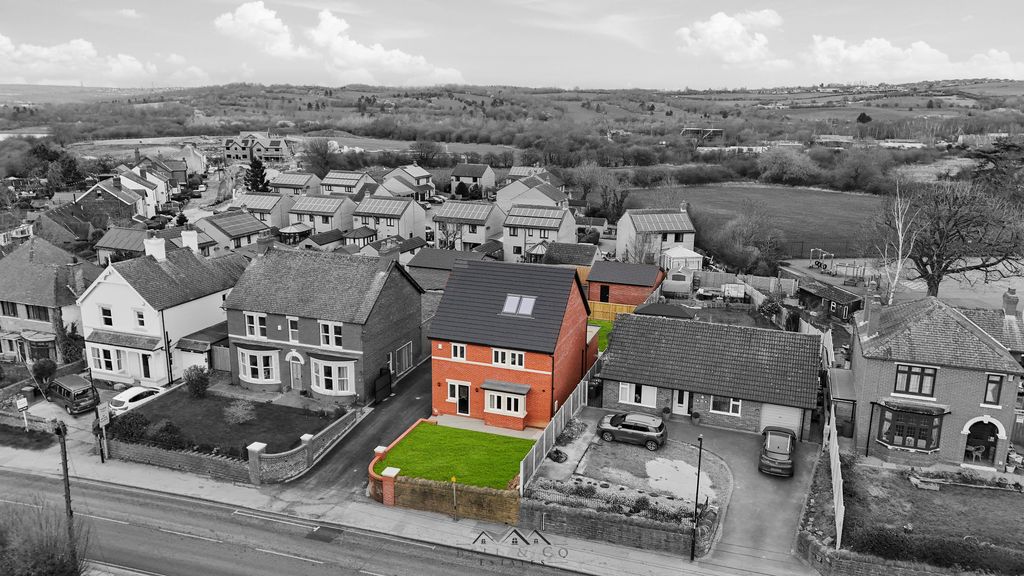 Property photo 2 of 33