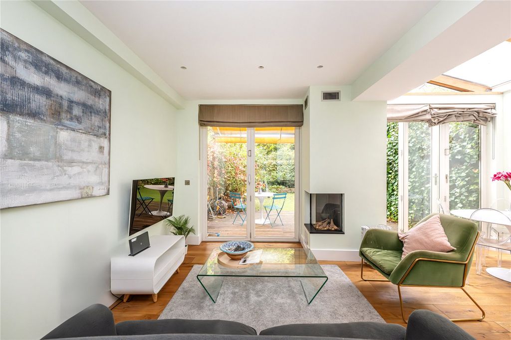 Property photo 1 of 15 Reception 2