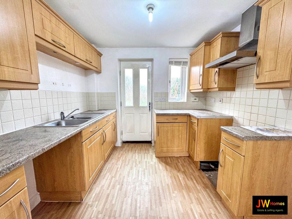 Property photo 2 of 16 Kitchen (20)