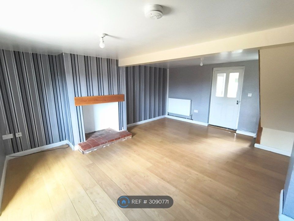 Property photo 1 of 15 Lounge
