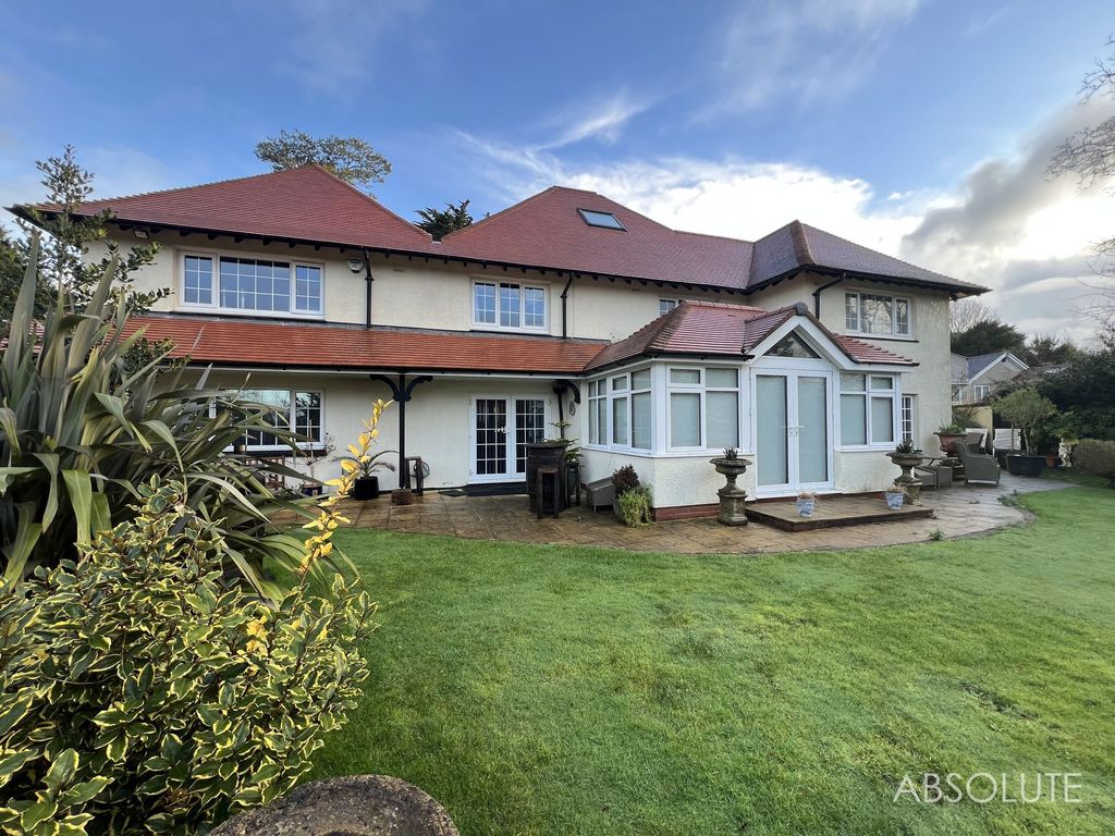 Property photo 3 of 18