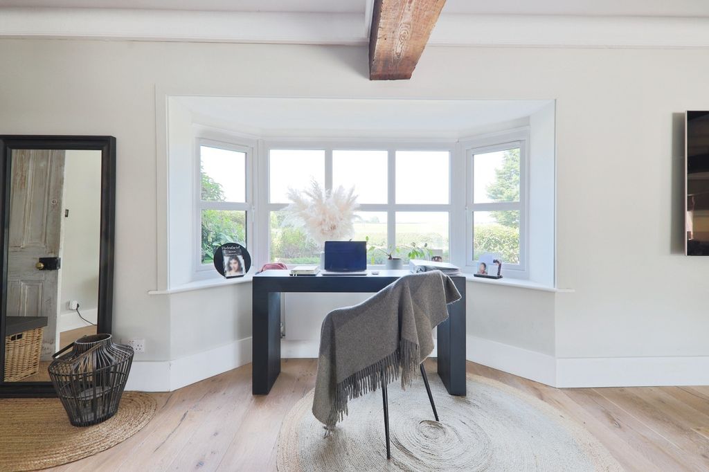 Property photo 3 of 38 2610507