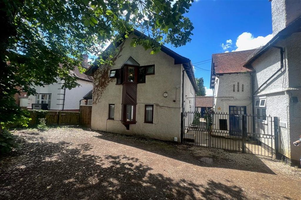 Property photo 1 of 6 (Main)