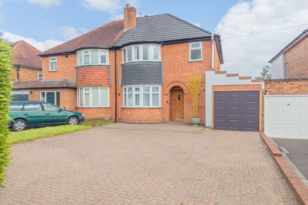 Property photo 1 of 32