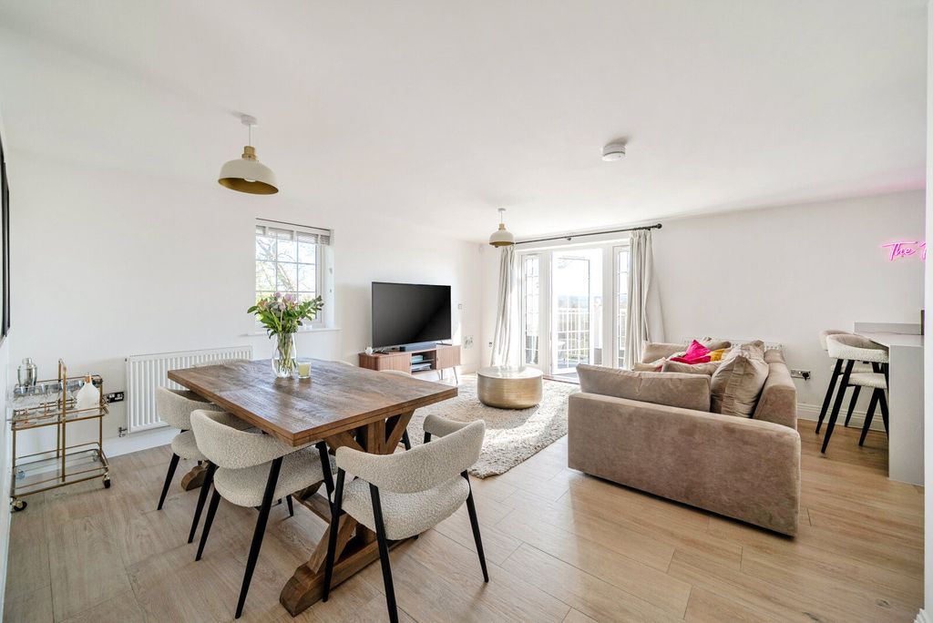 Property photo 2 of 16 Picture No. 04