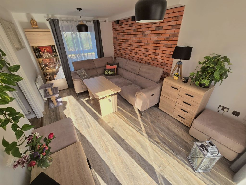 Property photo 2 of 19 Lounge A