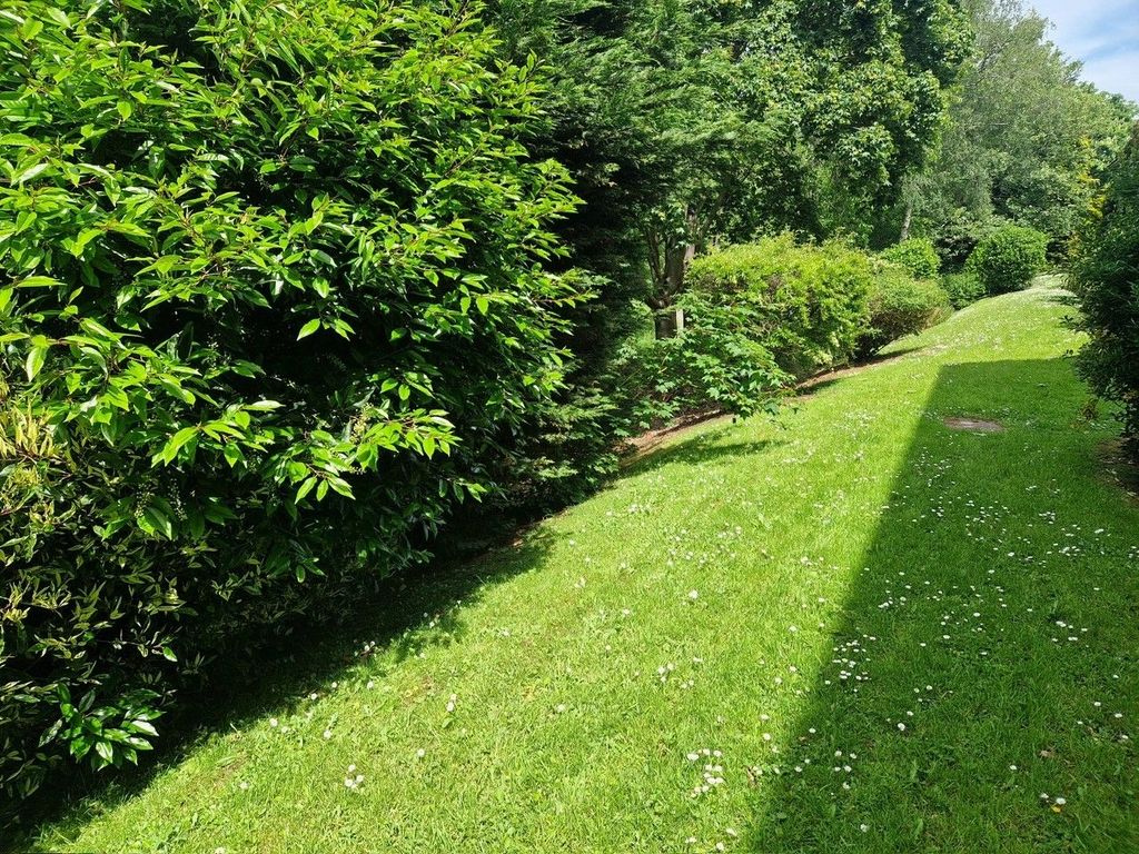 Property photo 3 of 3