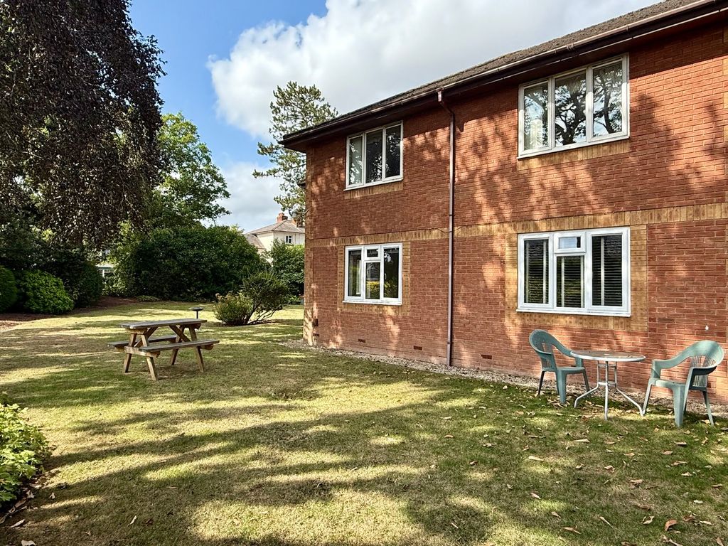Property photo 2 of 11