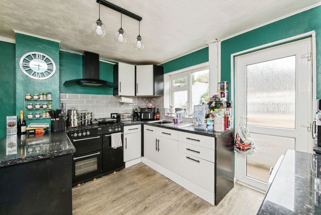 Property photo 3 of 13 Pbox-Img.Jpg
