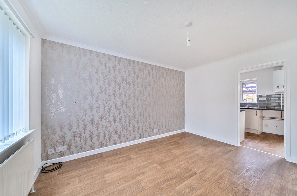 Property photo 3 of 11 1306871-15-6847Ff...