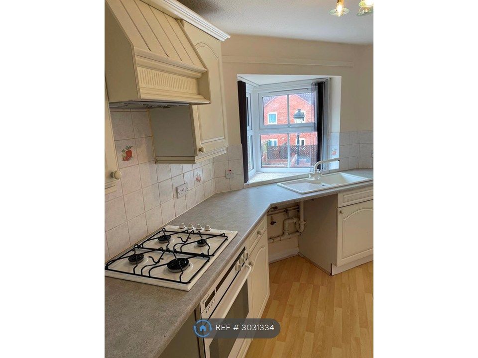 Property photo 2 of 10 Kitchen