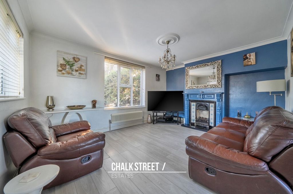 Property photo 2 of 21