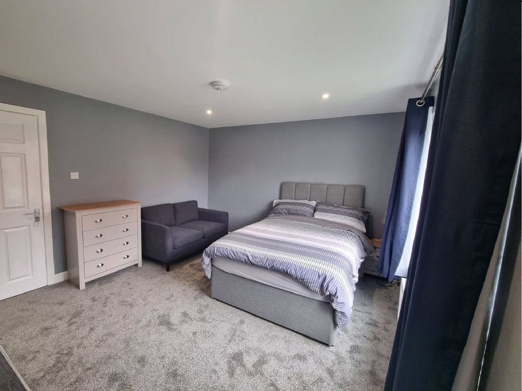 Property photo 2 of 3 Picture No. 04