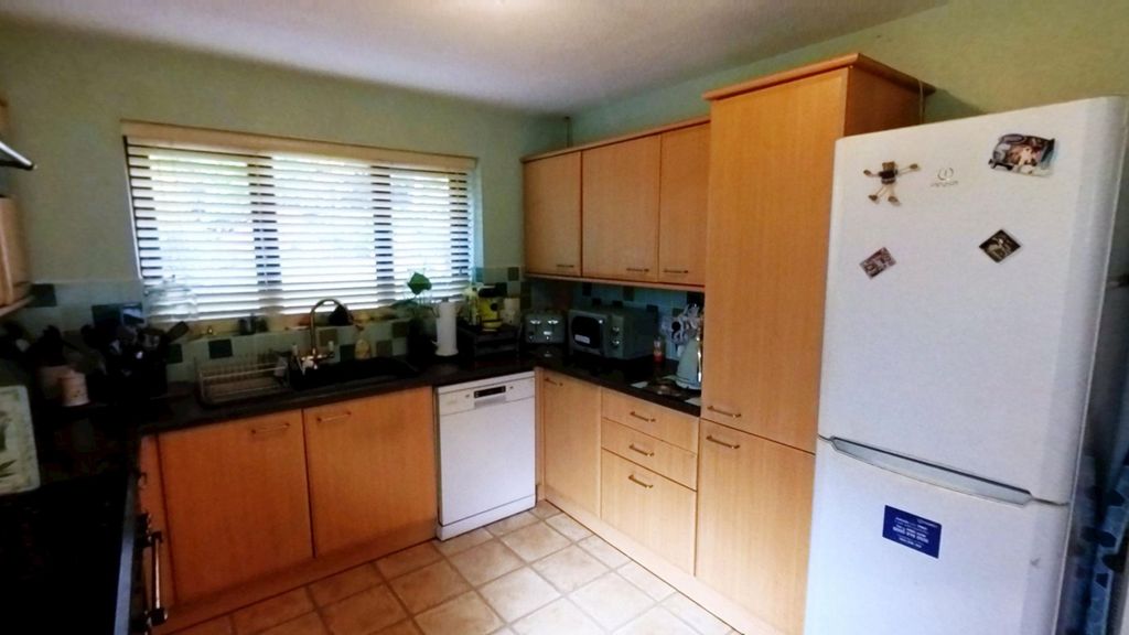 Property photo 2 of 20 Kitchen