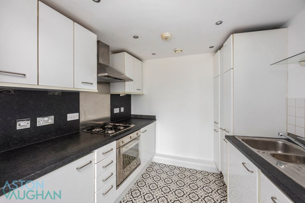 Property photo 2 of 16 4619041