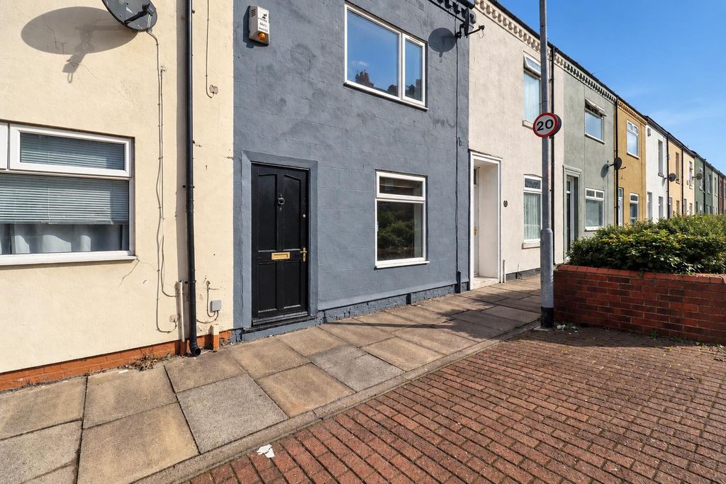 Property photo 1 of 12