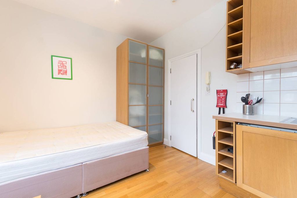 Property photo 1 of 4