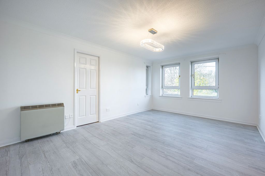 Property photo 2 of 25