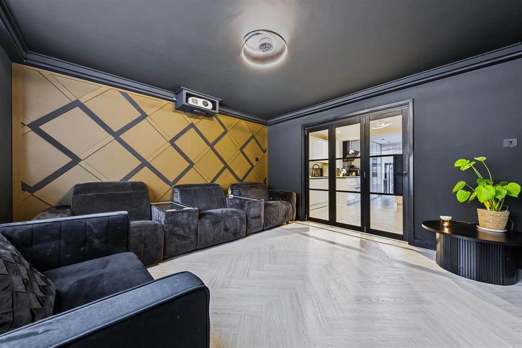 Property photo 2 of 31 Ba-18.Jpg