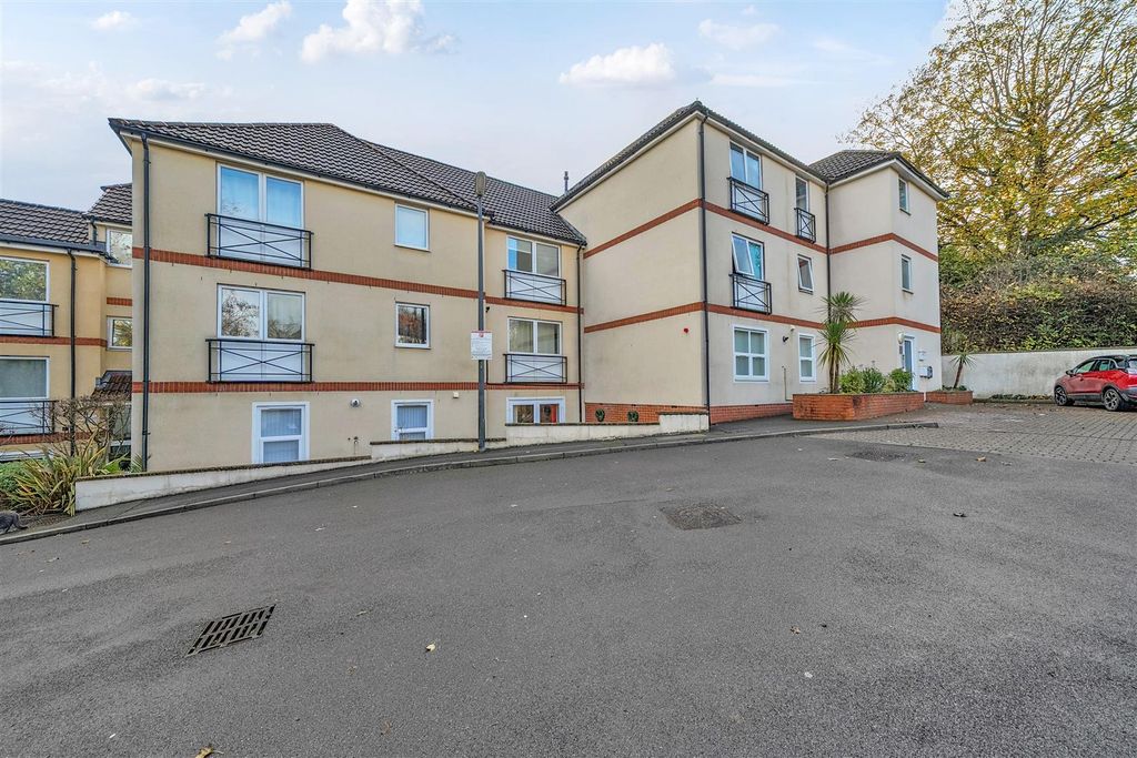 Property photo 1 of 11 Communal Area