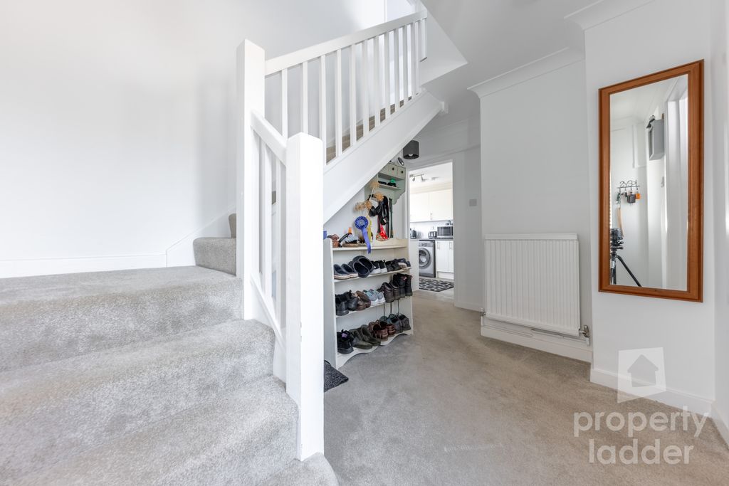 Property photo 2 of 22 Pl