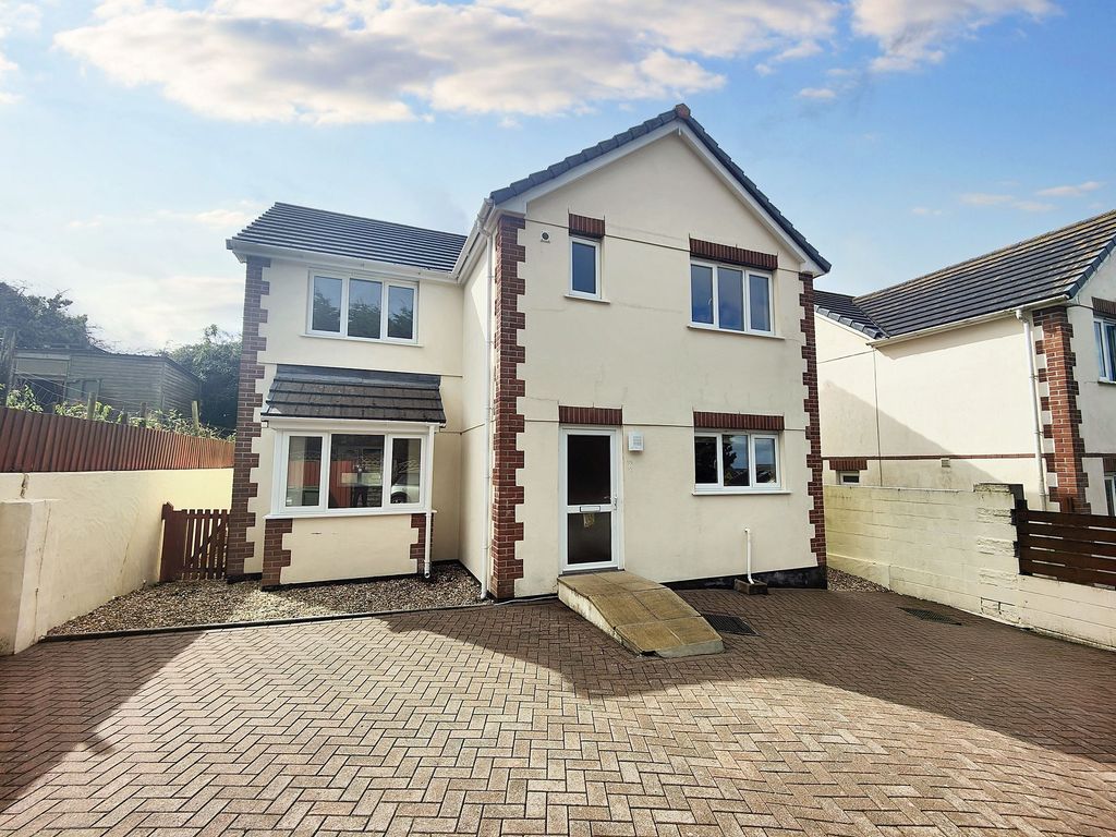 Property photo 1 of 17 External