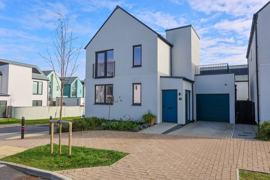 Property photo 1 of 24