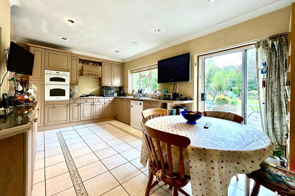Property photo 3 of 18 Picture No. 13