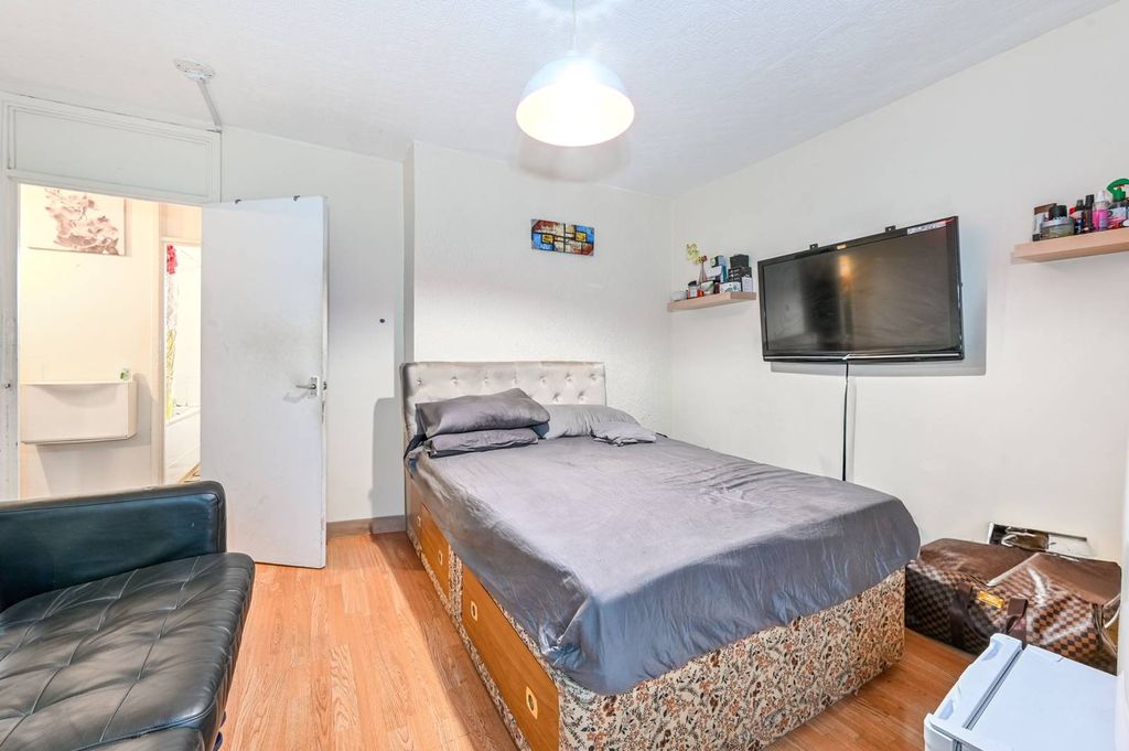 Property photo 3 of 7