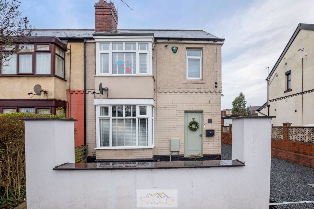 Property photo 1 of 31 Front Of House 1.2