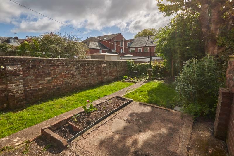 Property photo 2 of 9 Garden