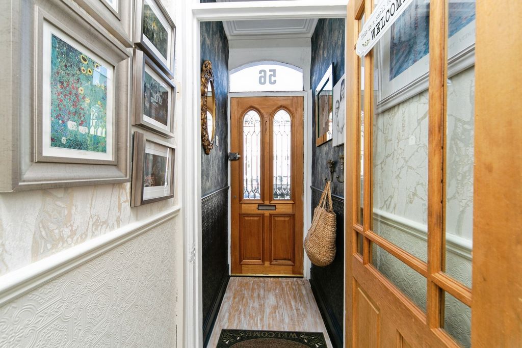 Property photo 2 of 17 Photo