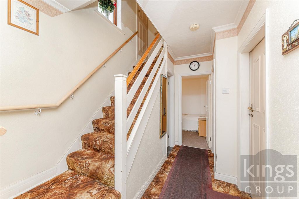 Property photo 3 of 28