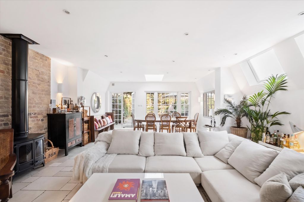 Property photo 3 of 22 Image