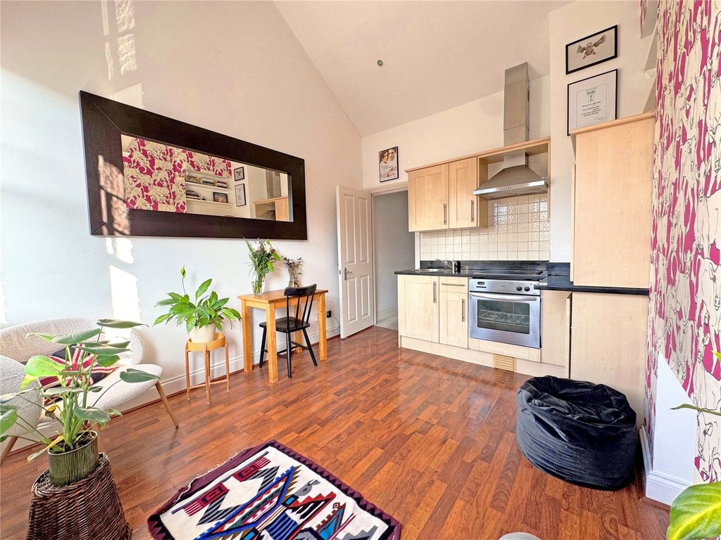 Property photo 1 of 10 Picture No. 13