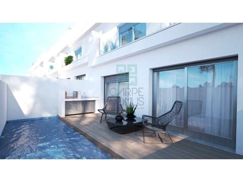 Property photo 2 of 35