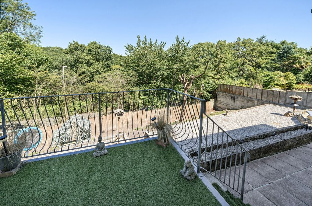 Property photo 3 of 18 3 - 1320569-21-6870Ff...