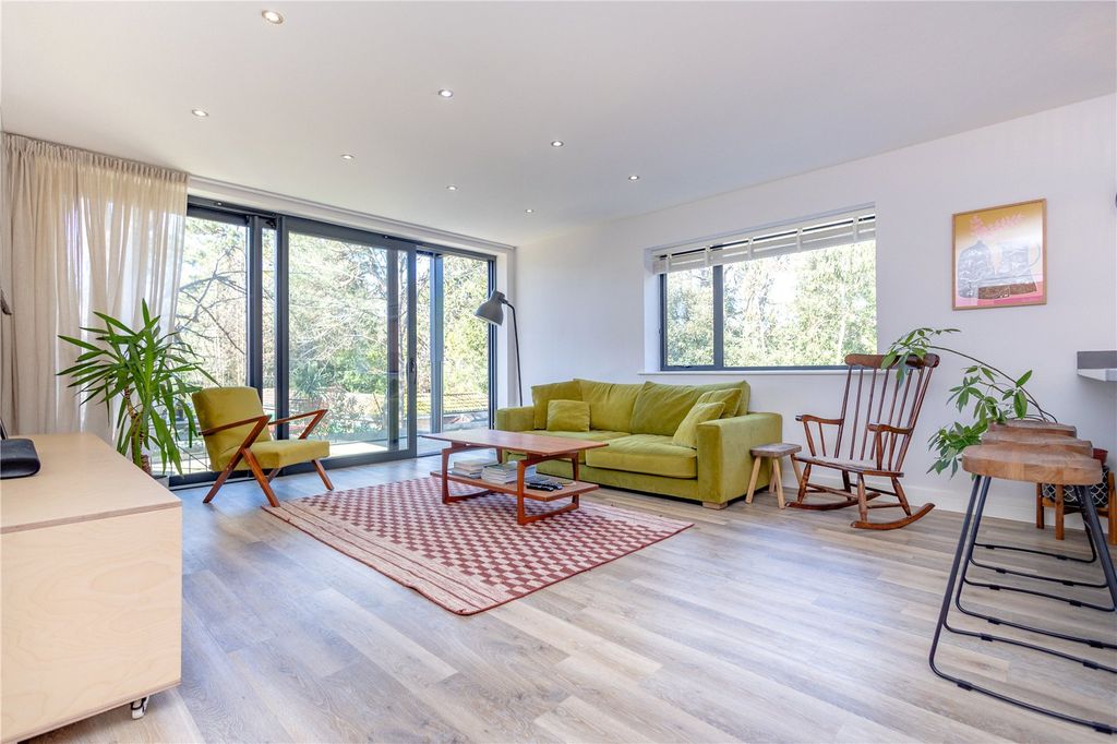 Property photo 2 of 21 Picture No. 09