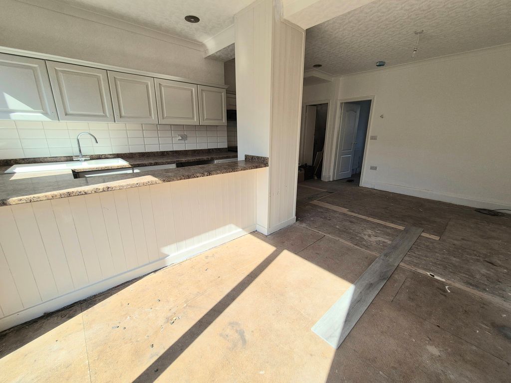 Property photo 3 of 12 Image