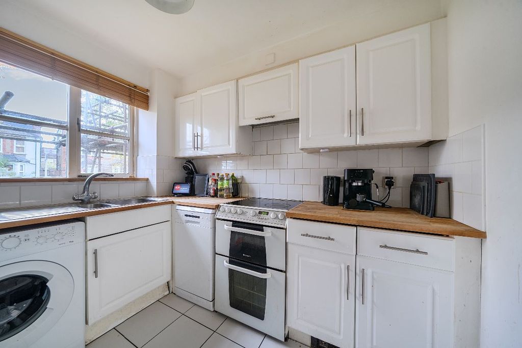 Property photo 3 of 16