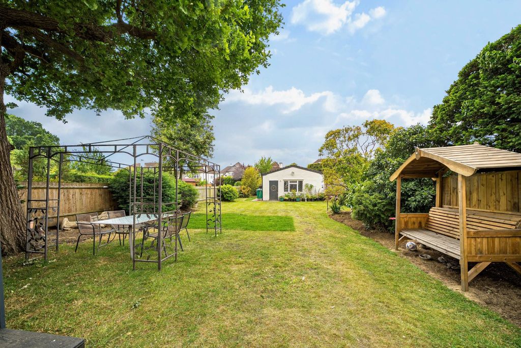 Property photo 2 of 26 Picture No. 70