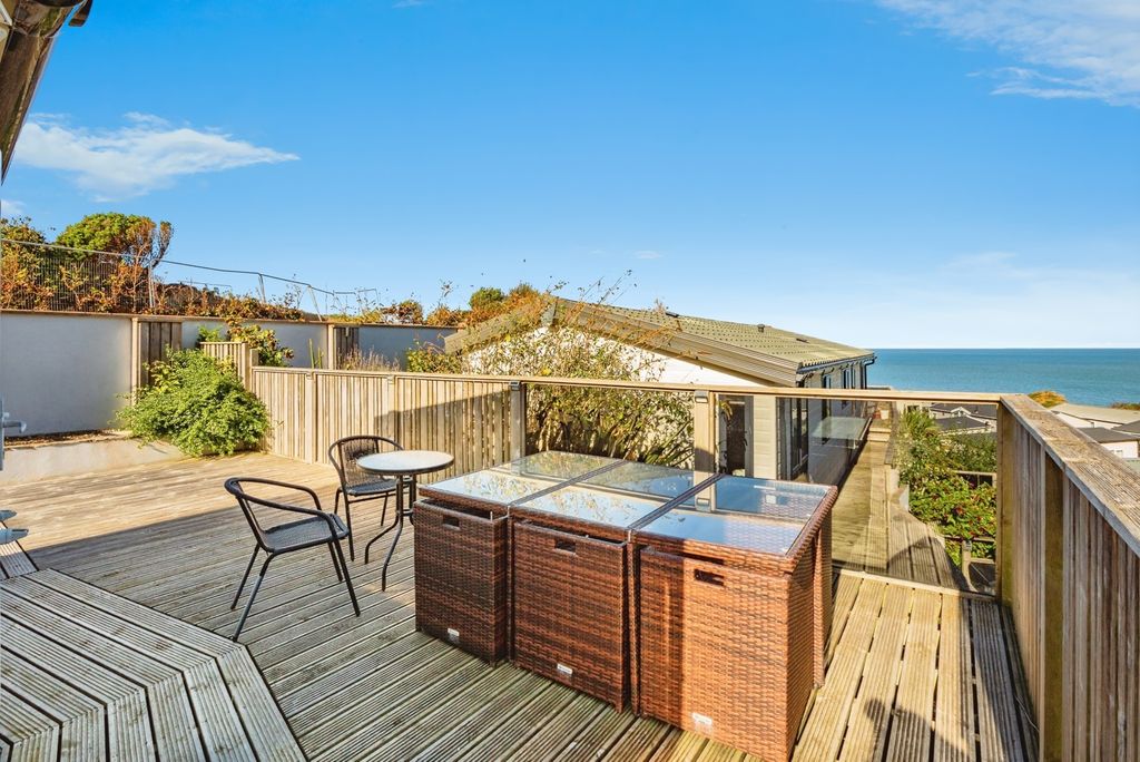 Property photo 3 of 16 Photo