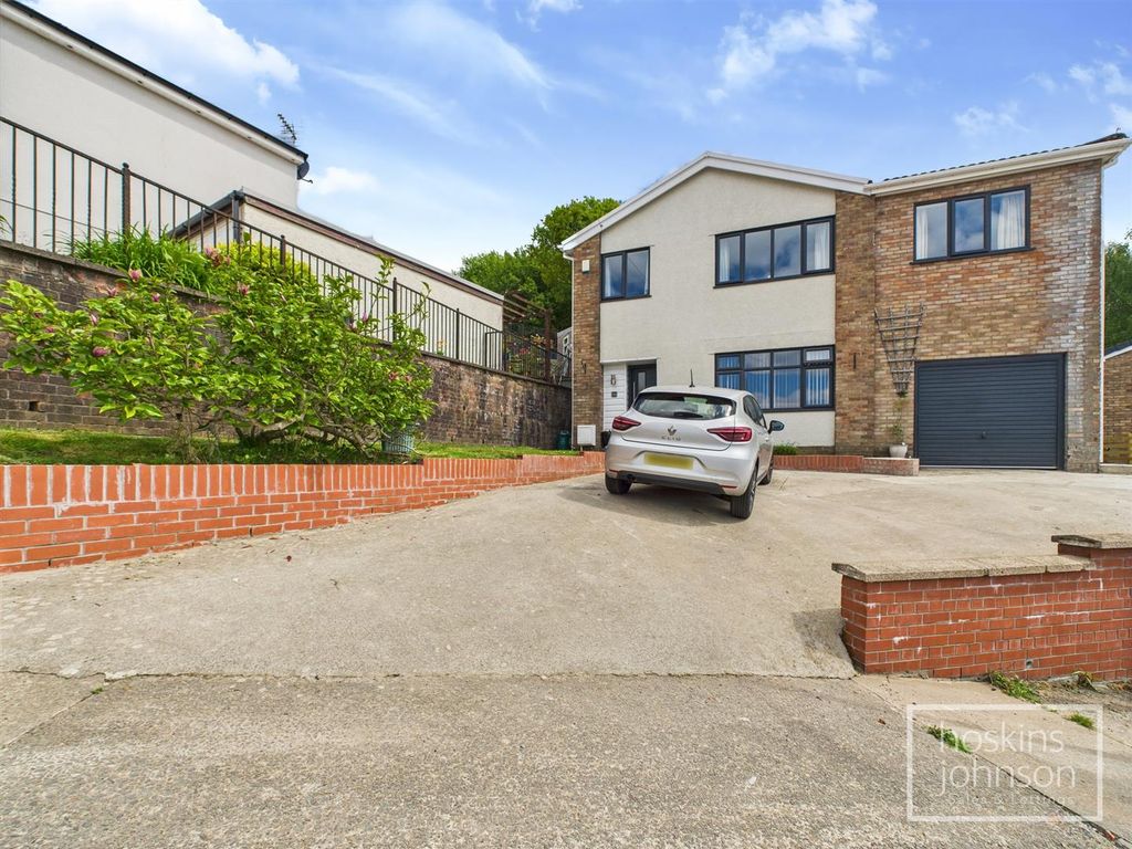 Property photo 1 of 36
