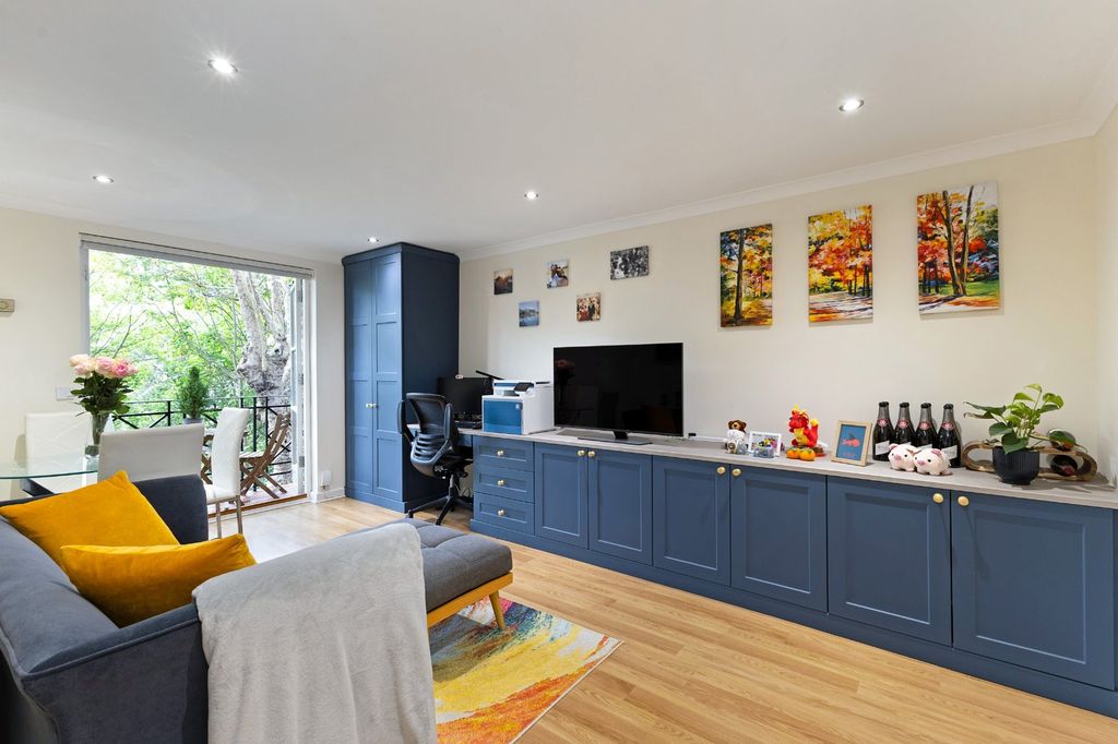 Property photo 1 of 11 Reception Room