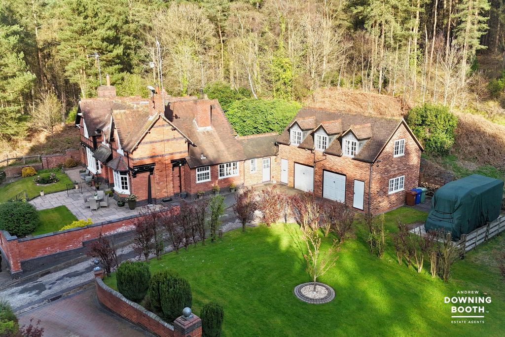 Property photo 1 of 44