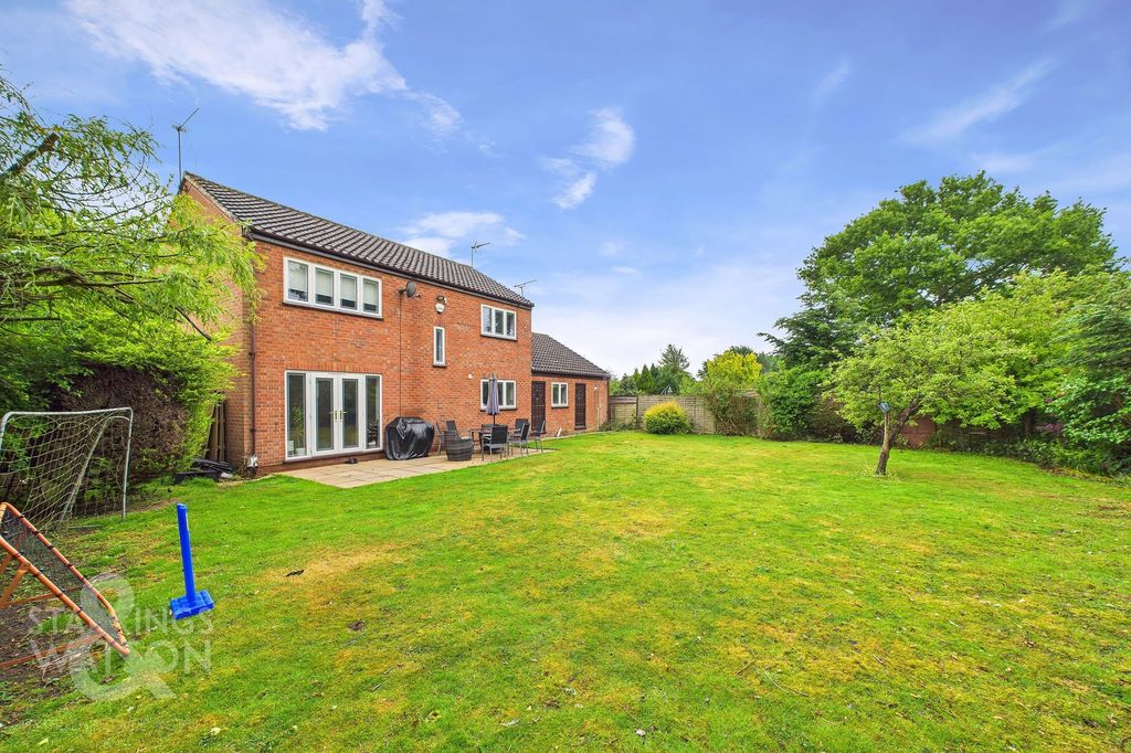 Property photo 3 of 23